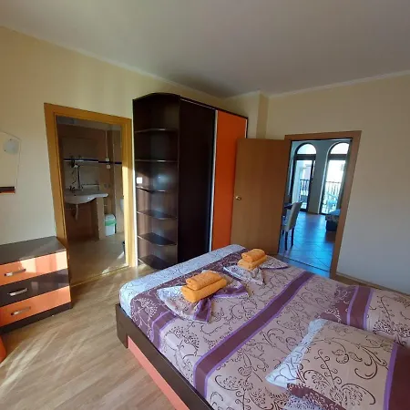 Apartment Romana Elenite